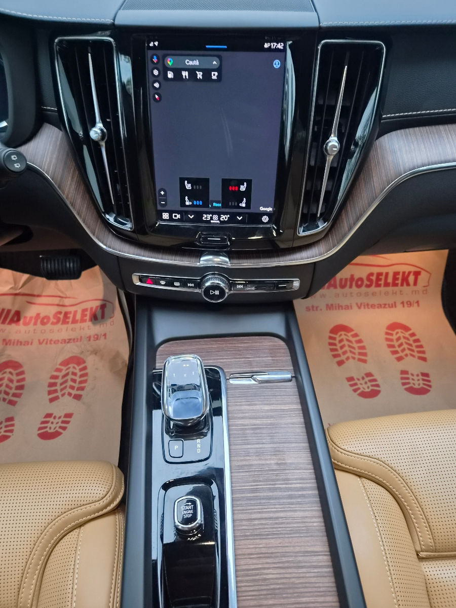 Volvo XC60 2022 photo 11