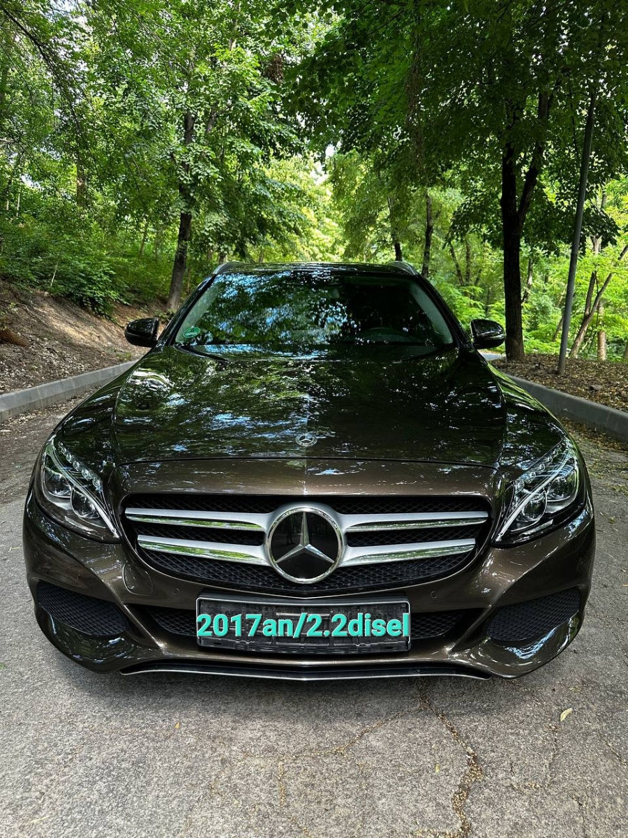 Mercedes C-Class foto 0