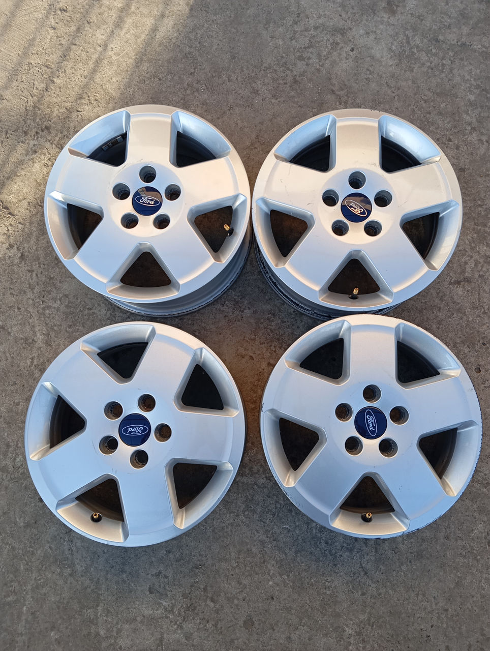 Vind jante aliaj Ford r15  foto 0