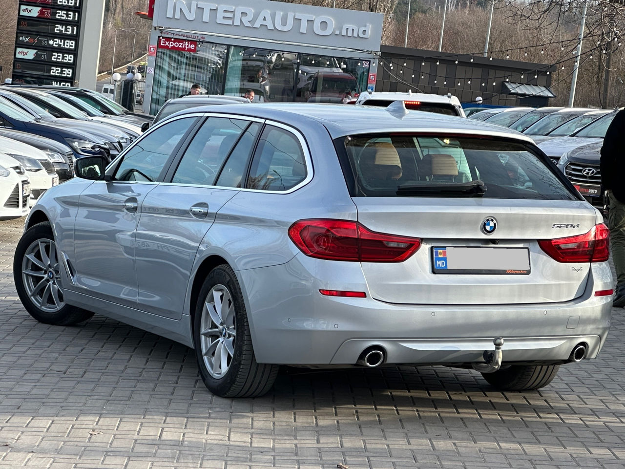 BMW 5 Series foto 4