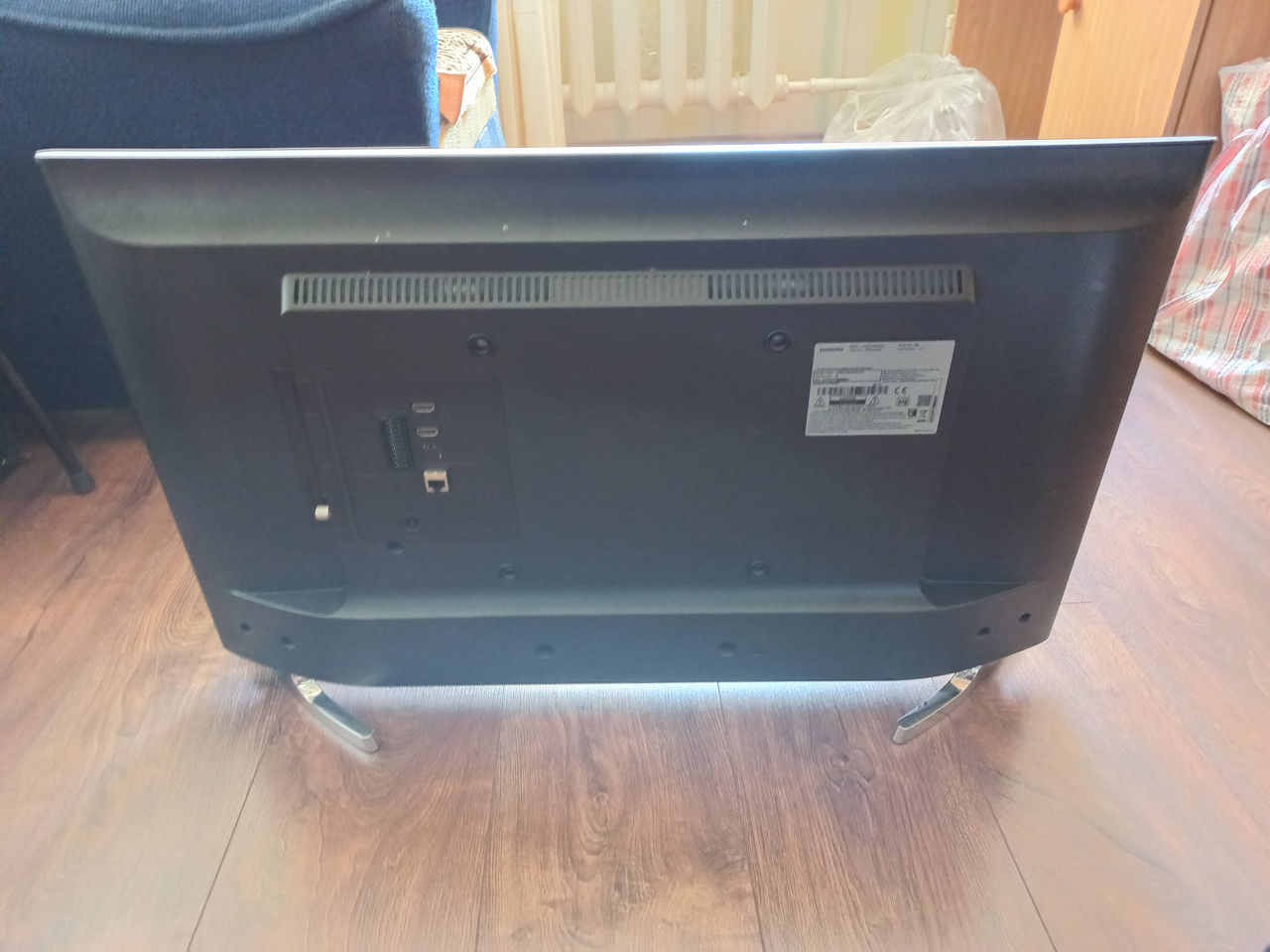 Телевизор Samsung UE32J4500AW