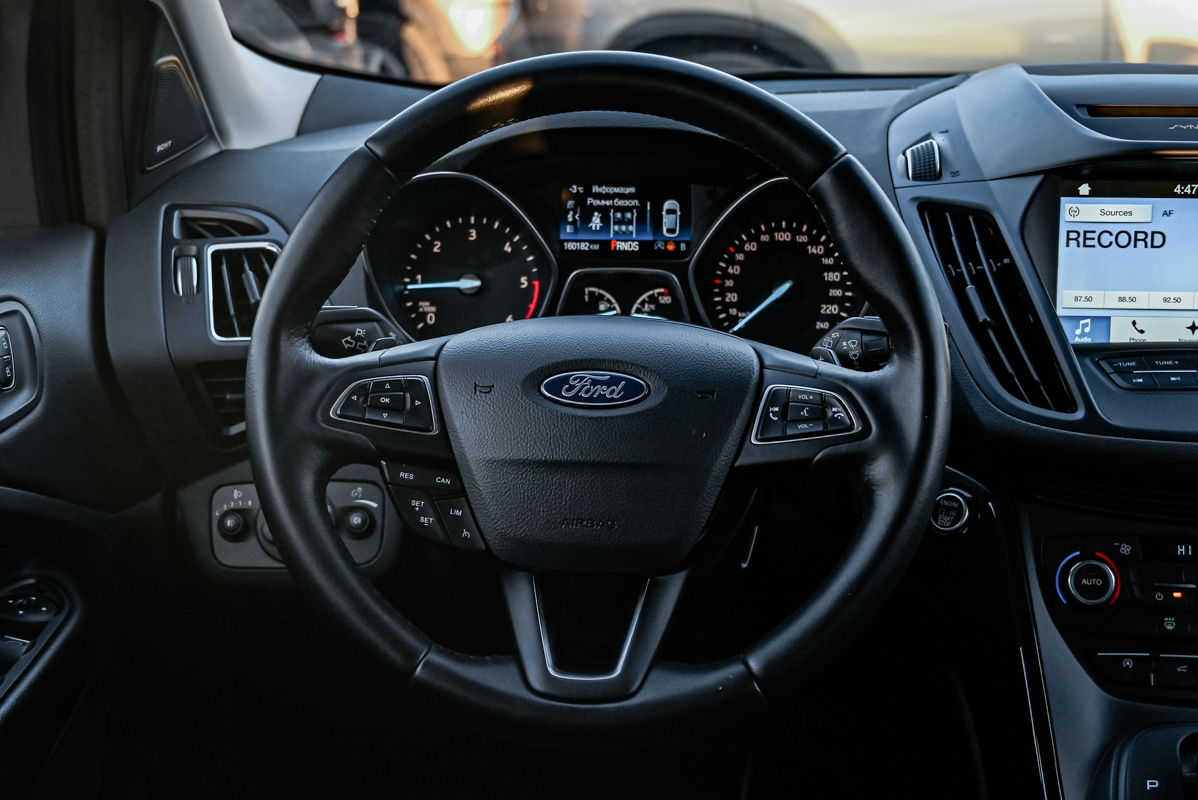 Ford Kuga фото 10