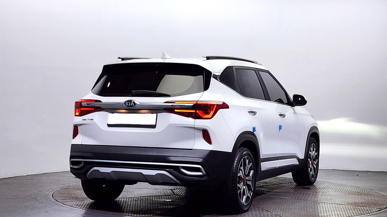 KIA Seltos фото 1