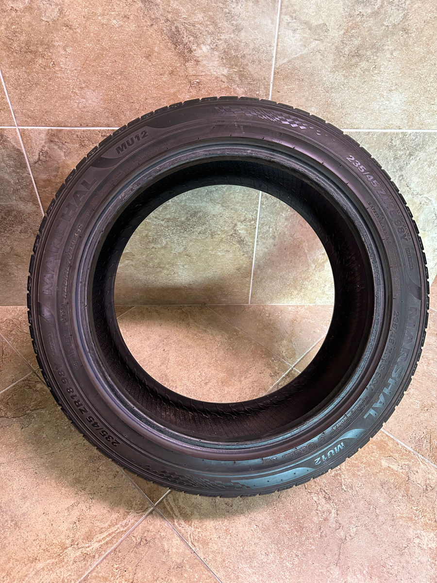 235/45 R18 Marshal foto 1