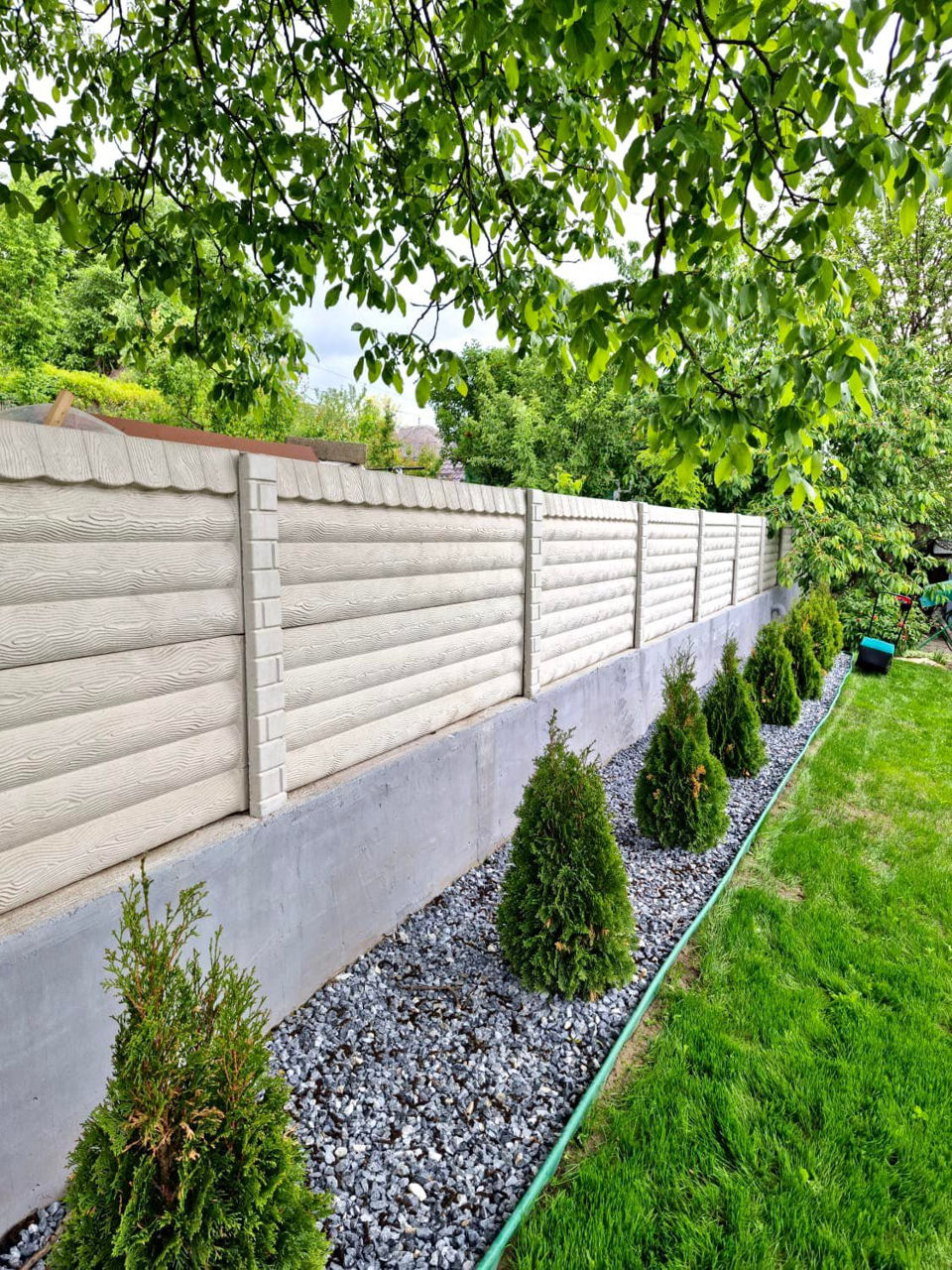 Modele moderne si frumoase de garduri pentru curtea ta! foto 6