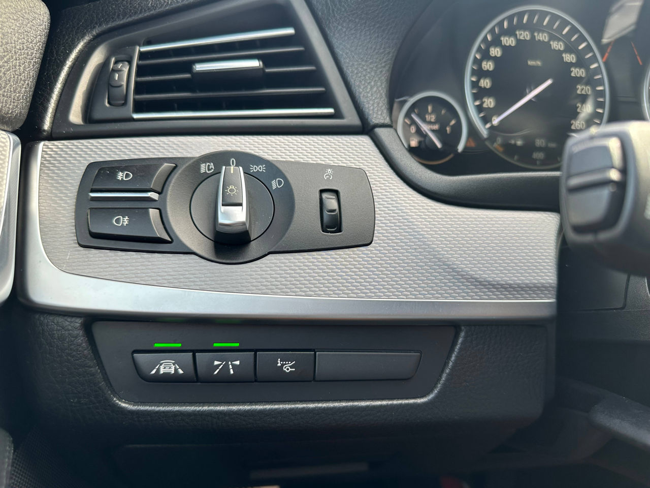 BMW 5 Series foto 15