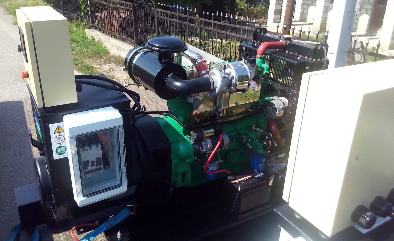 Generator electric diesel si generatoare pe benzina pina la 2000kVA, stabilizatoare, UPS foto 6