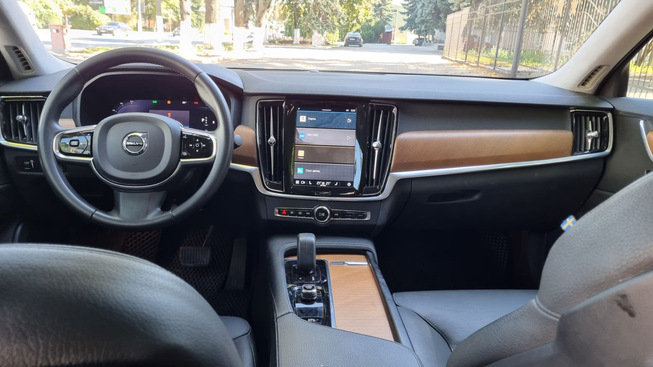 Volvo S90 foto 2
