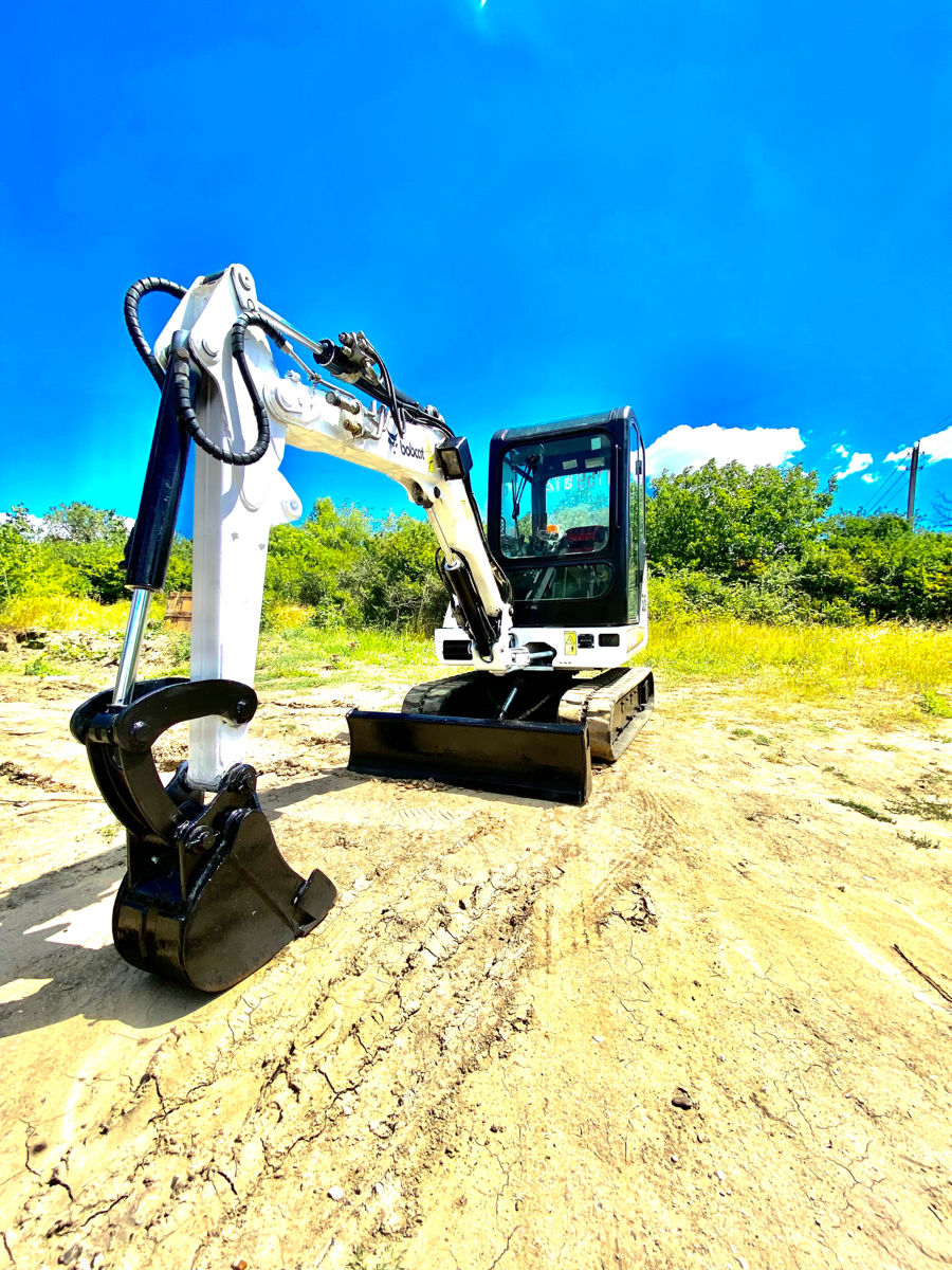 Mini excavator bobcat 325 foto 1