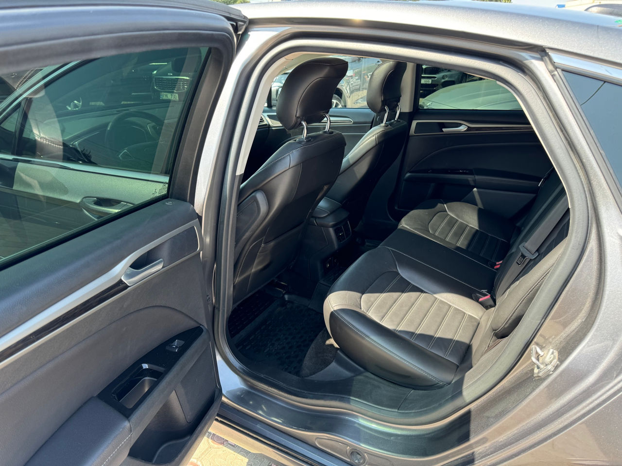 Ford Fusion foto 17