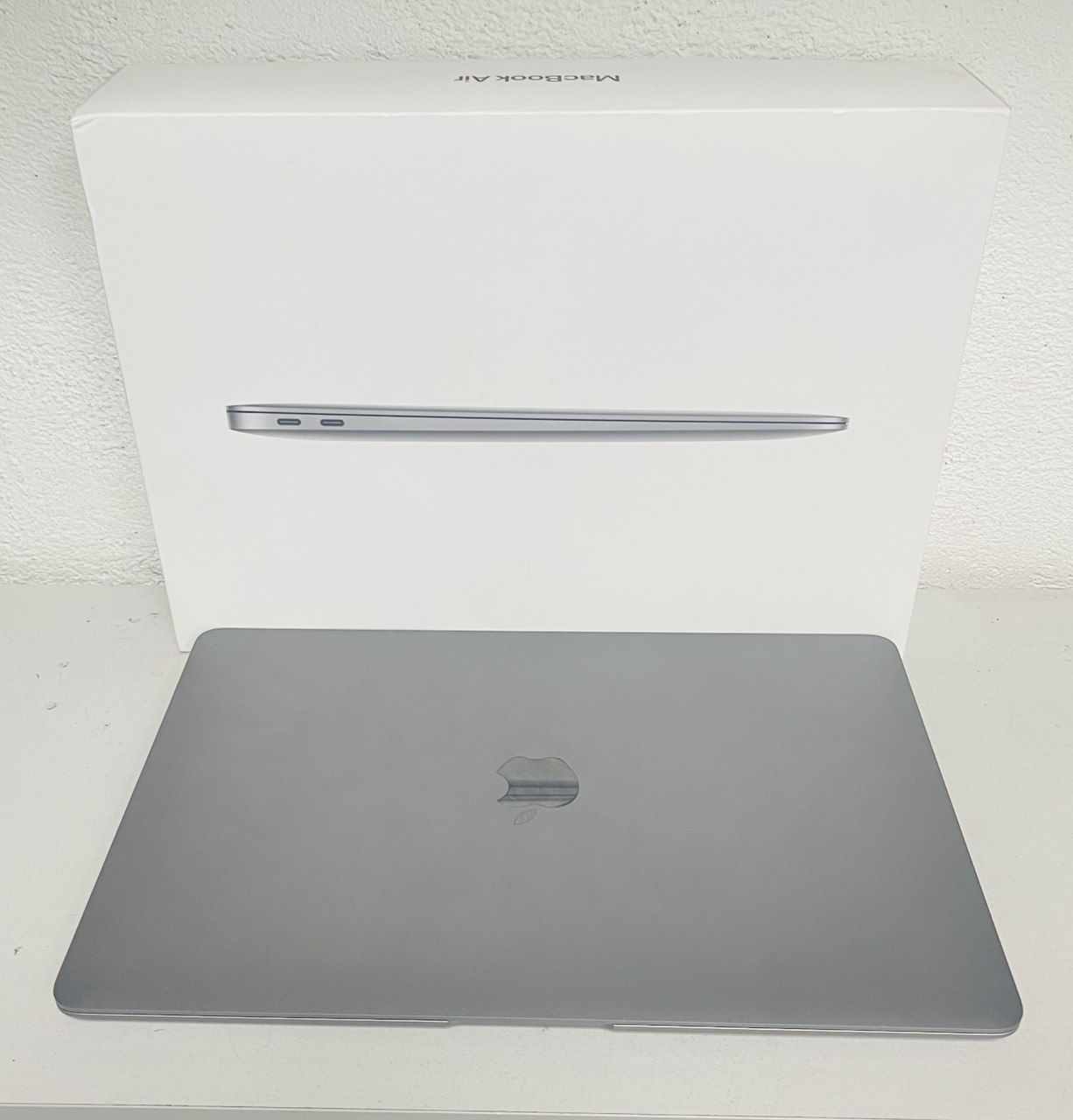 MacBook Air 13.3"(MGN63)