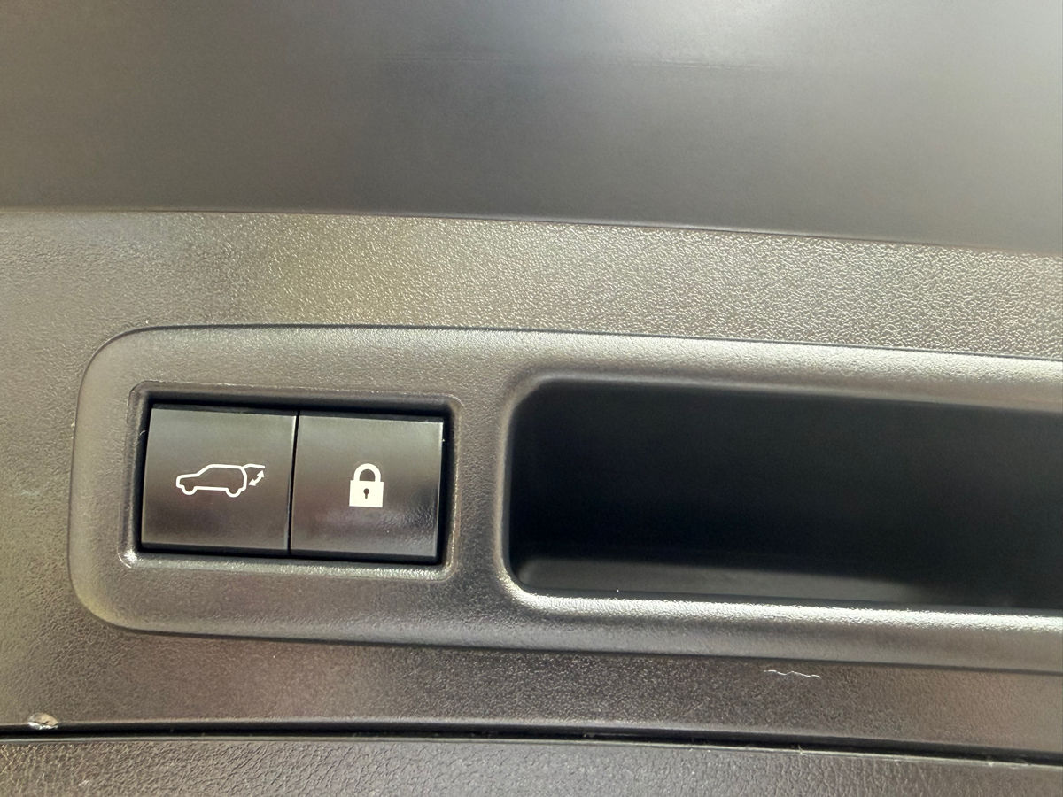Lexus UX 2020 photo 13