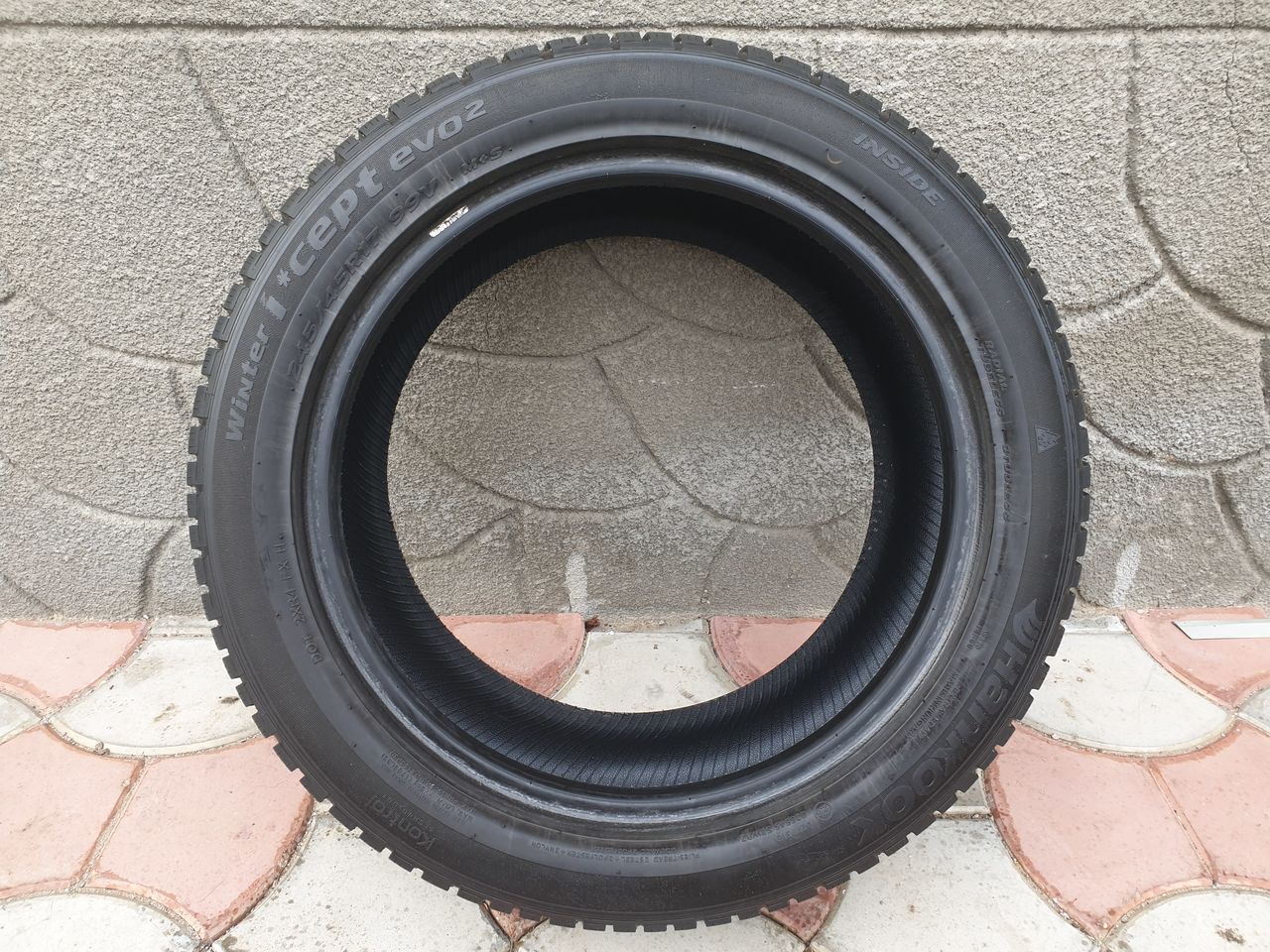 245/45 R17