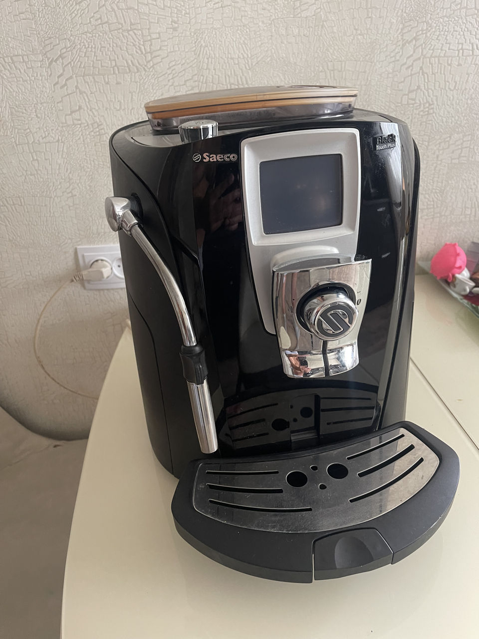 Кофемашина SAECO Black Touch Plus