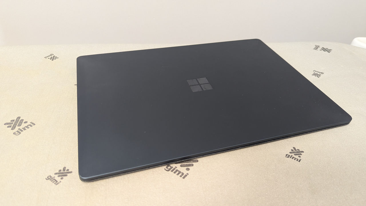 Microsoft Surface Laptop 2 (2K, i7 8650u, ram 8Gb, SSD 256Gb Nvme) foto 0