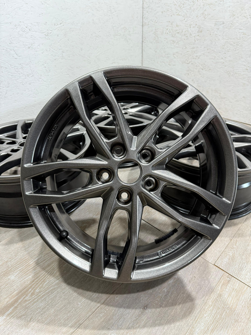 Диски R17 5x114.3 7Jx17 ET35 фото 0