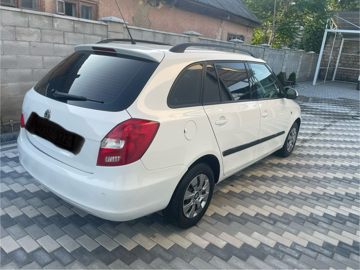 Skoda Fabia фото 2