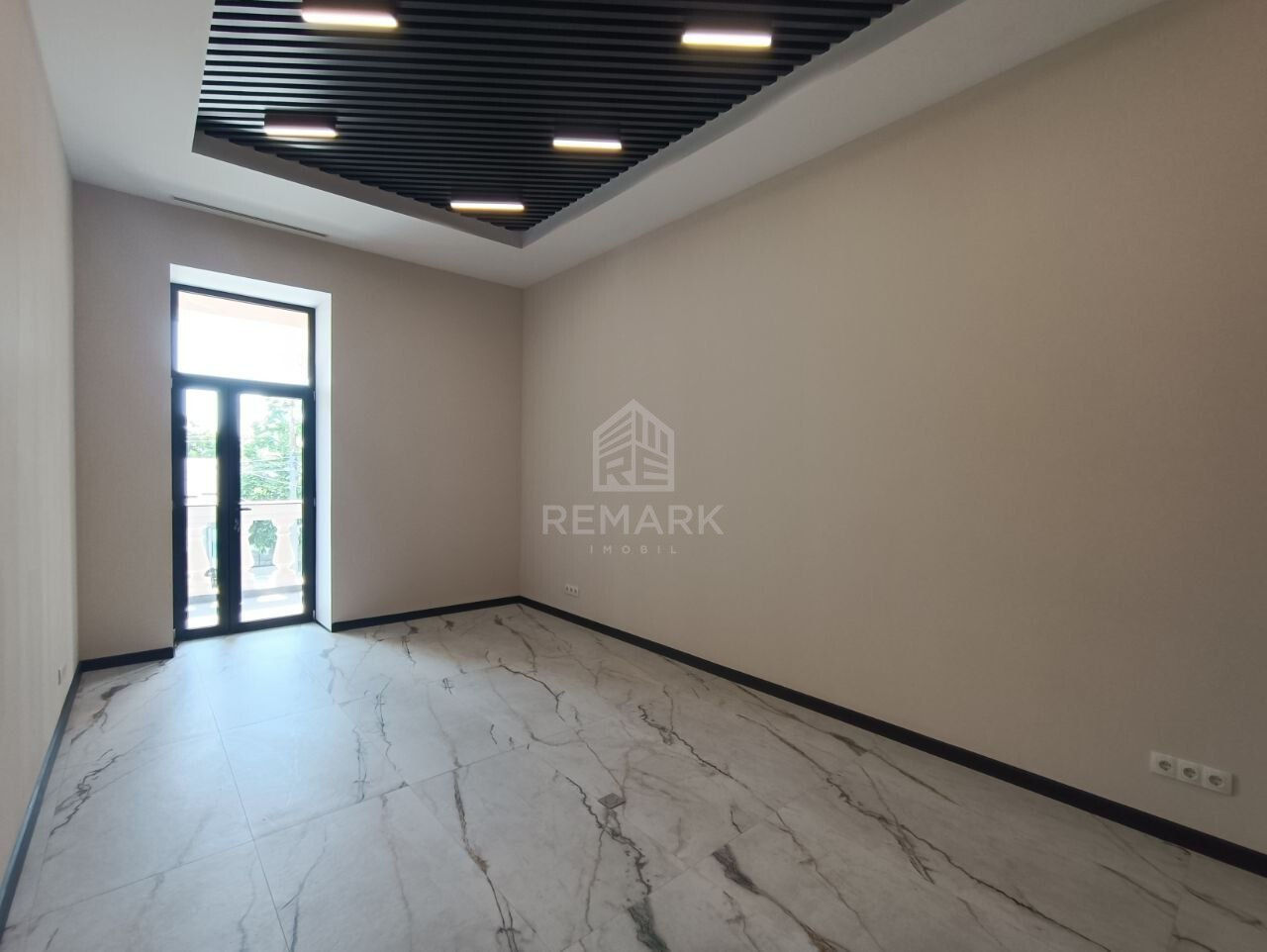 Chirie oficiu pe str. Tighina în centru de clasa A foto 10
