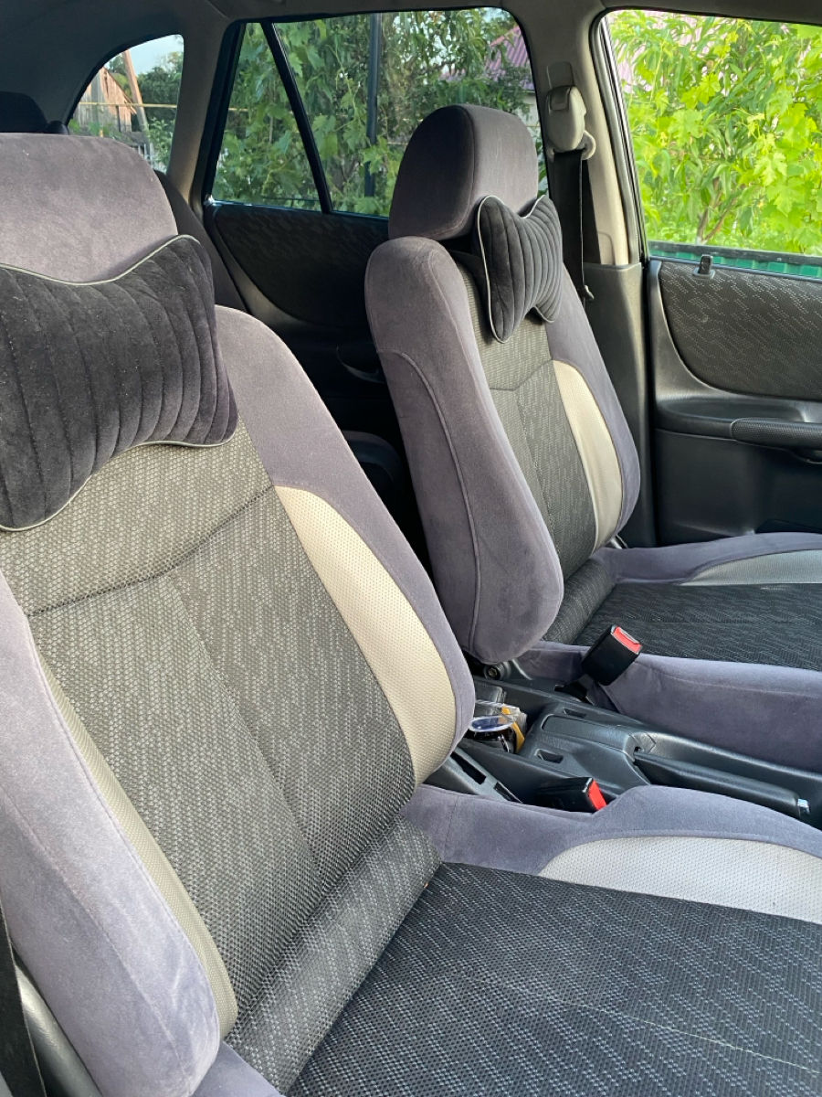 Mazda 323 фото 8