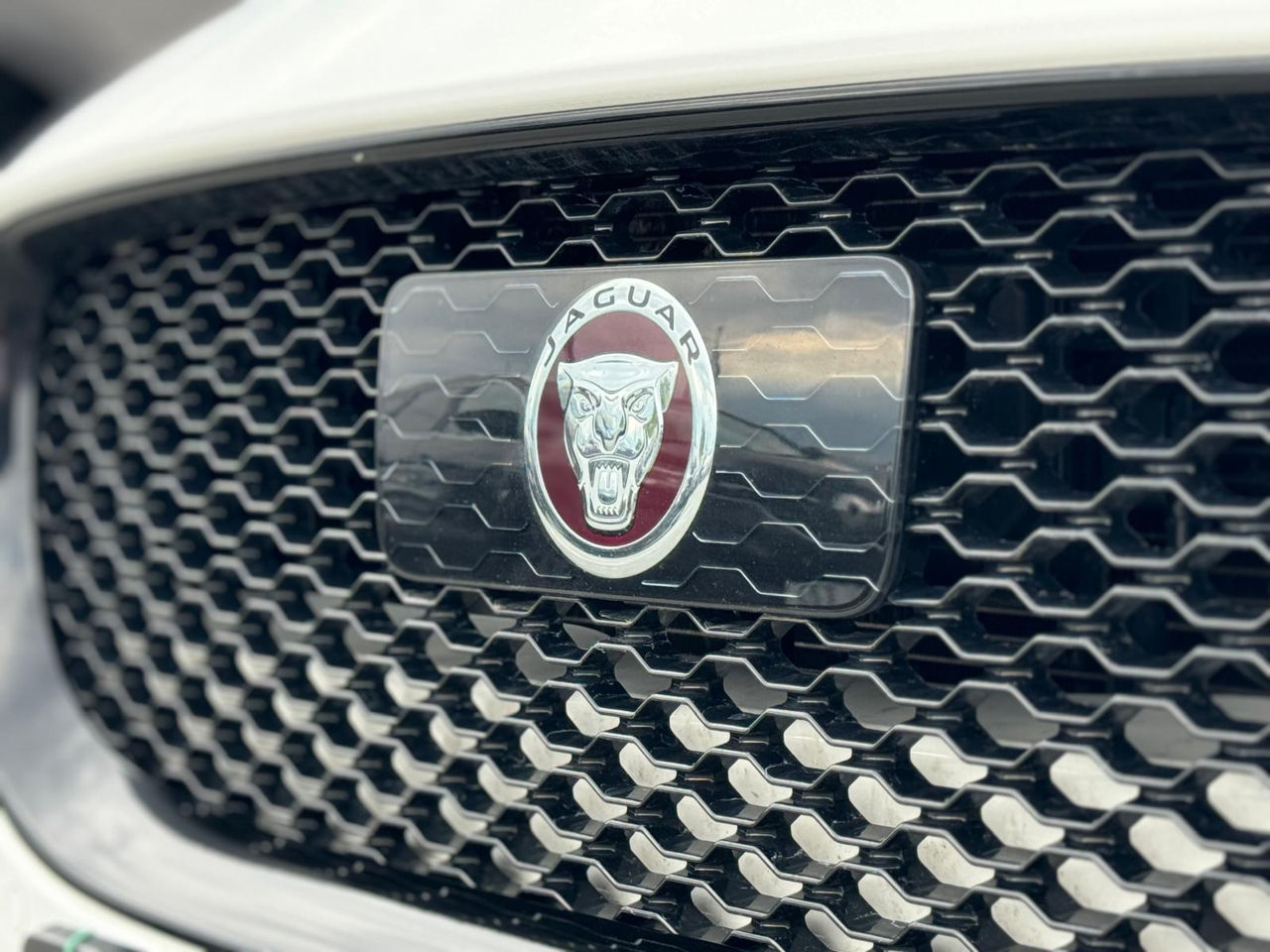 Jaguar XE foto 7