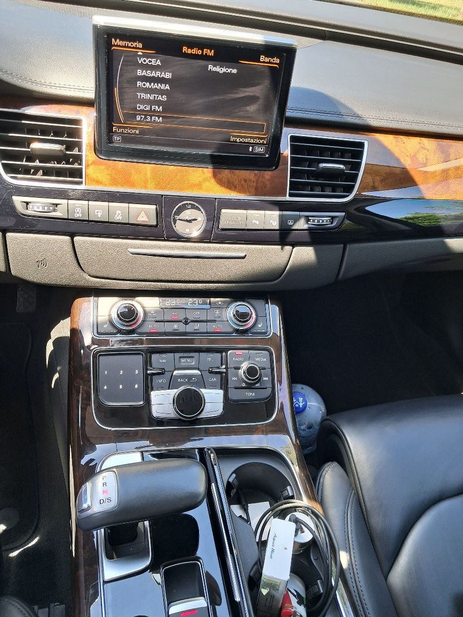 Audi A8 foto 8