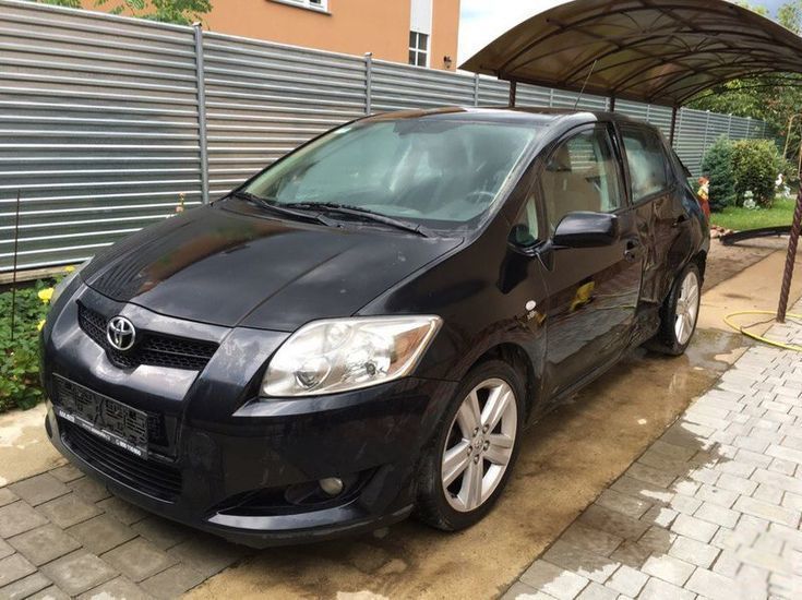 Piese toyota Auris dezmembrare / piese pentru universal si hatchback