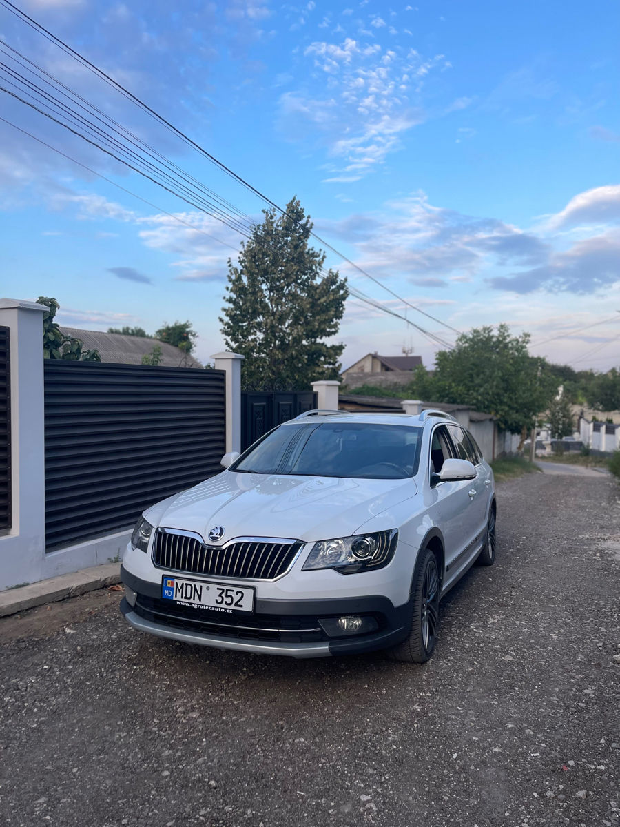 Skoda Superb foto 1