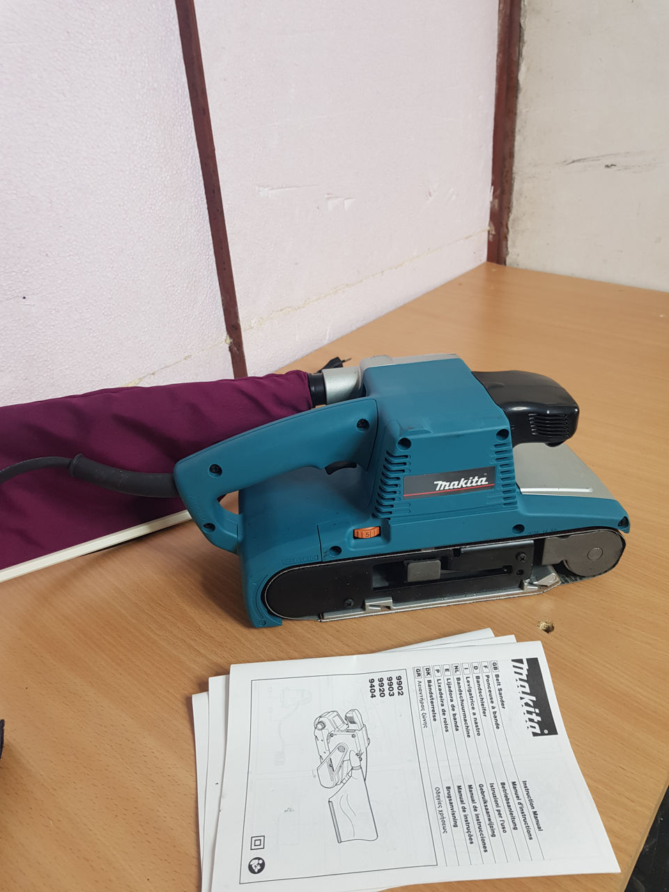 Ленточная шлифмашина Makita 9404 Макита