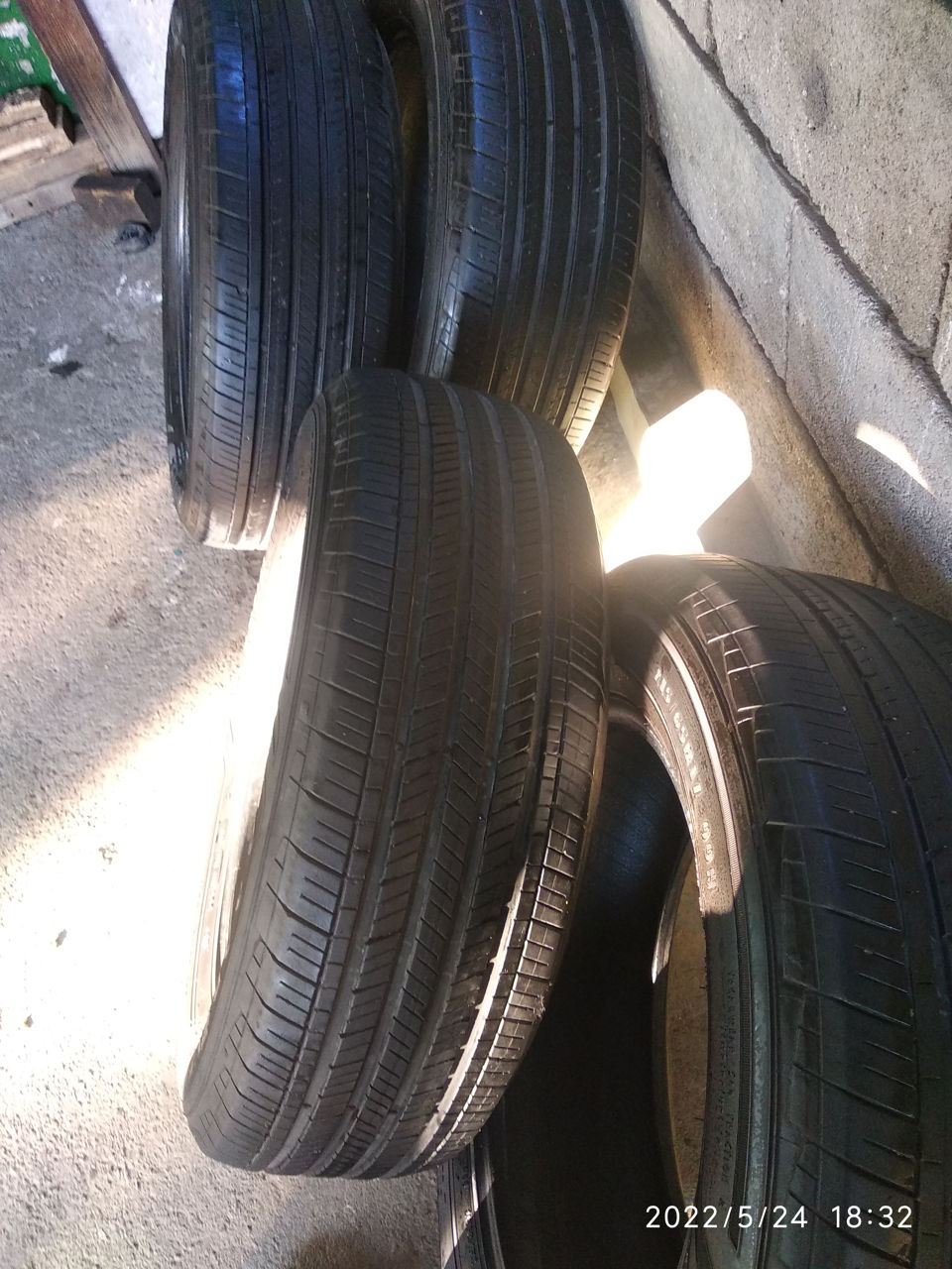 Goodiyear 215/65 R17 лето все 4шт. 70€