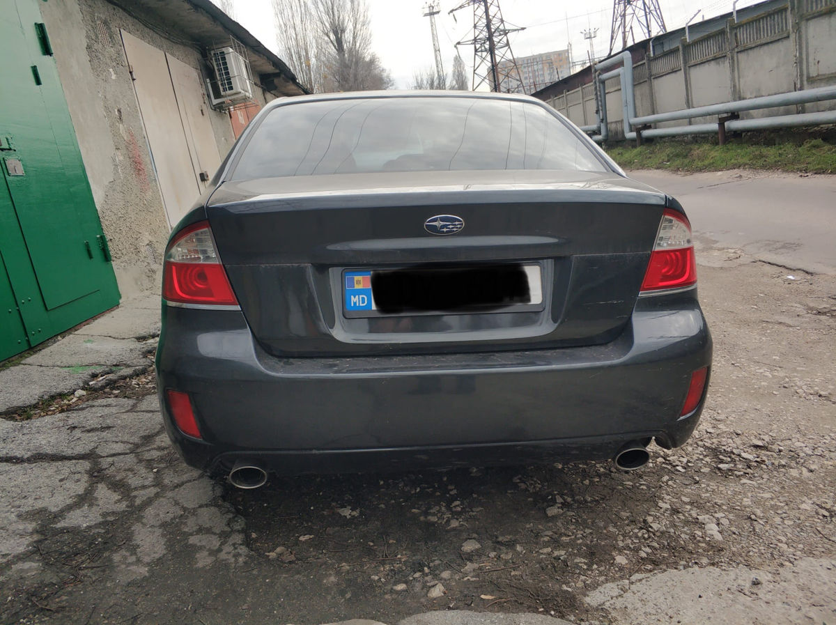 Subaru Legacy foto 3