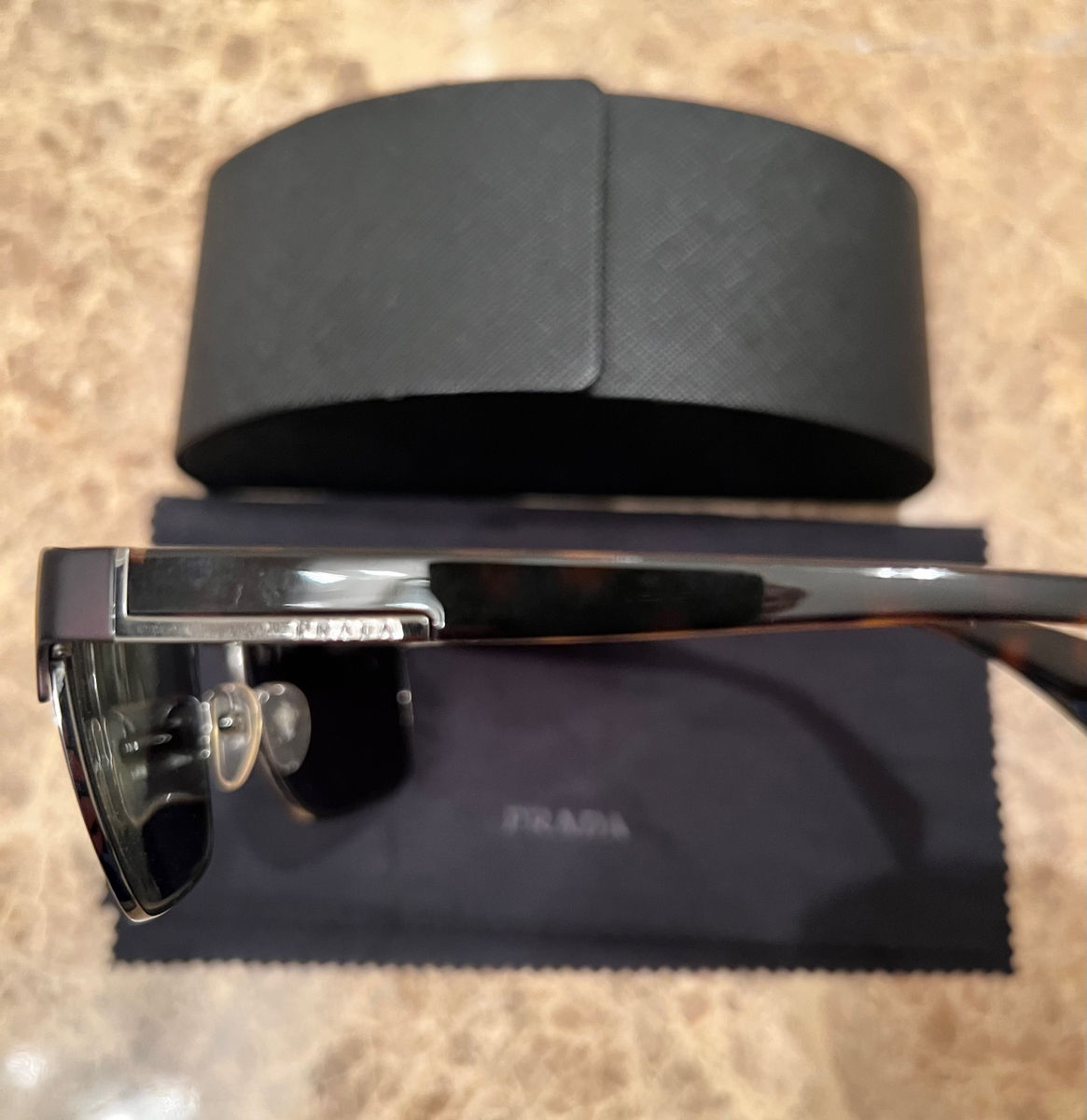 Prada - оригинальные солнцезащитные очки foto 1