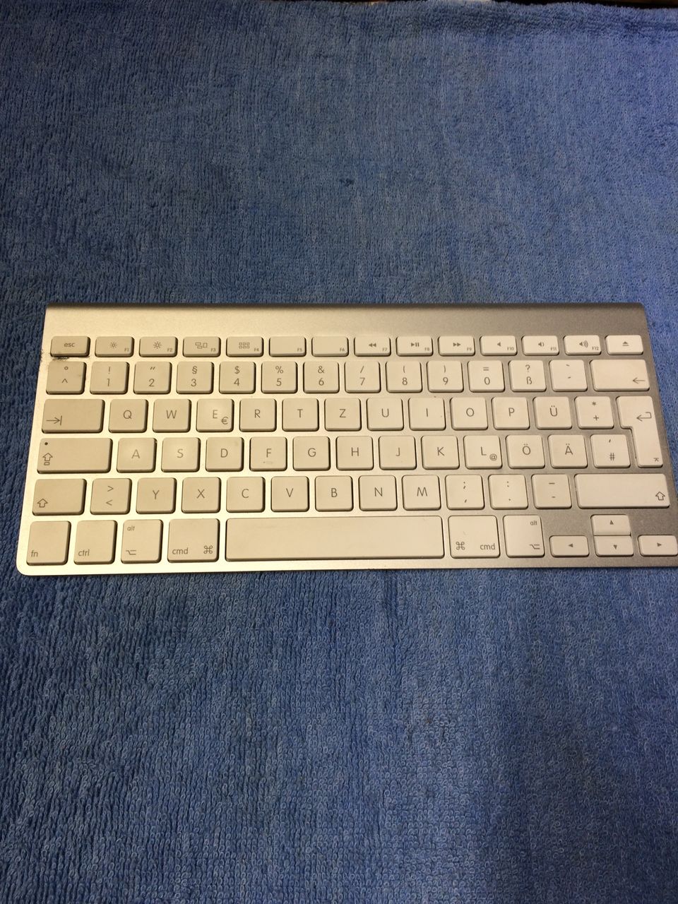Apple A1644 Wireles Keyboard. Apple Wireless Magic Keyboard 2. Apple ...
