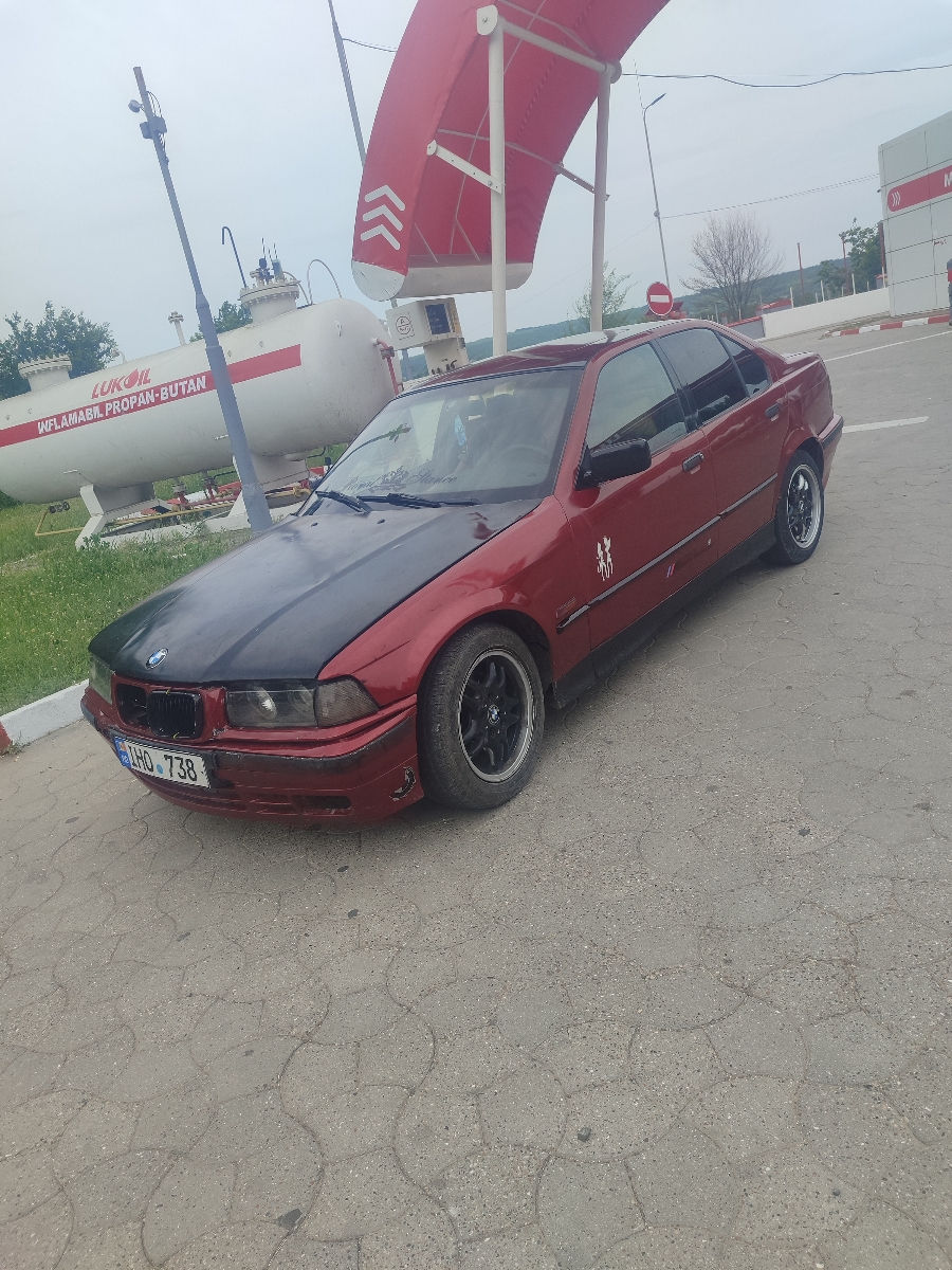 BMW 3 Series фото 1