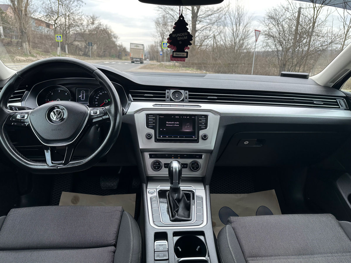 Volkswagen Passat foto 1