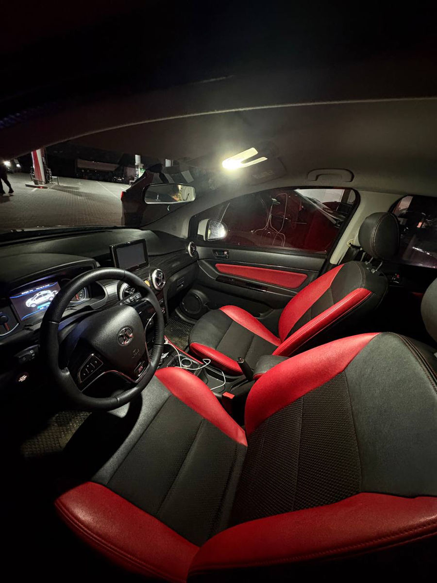BAIC EX360 foto 6