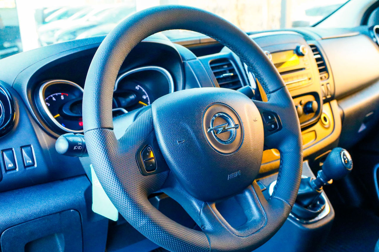 Opel Vivaro фото 4