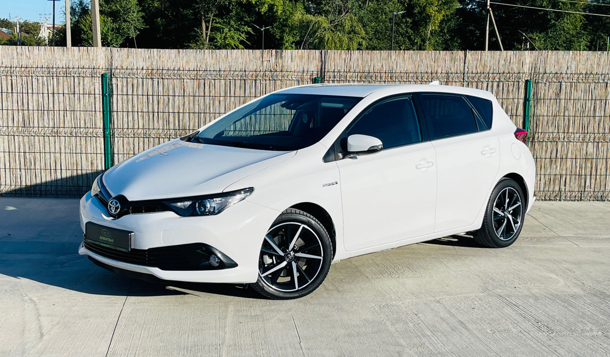 Toyota Auris foto 1