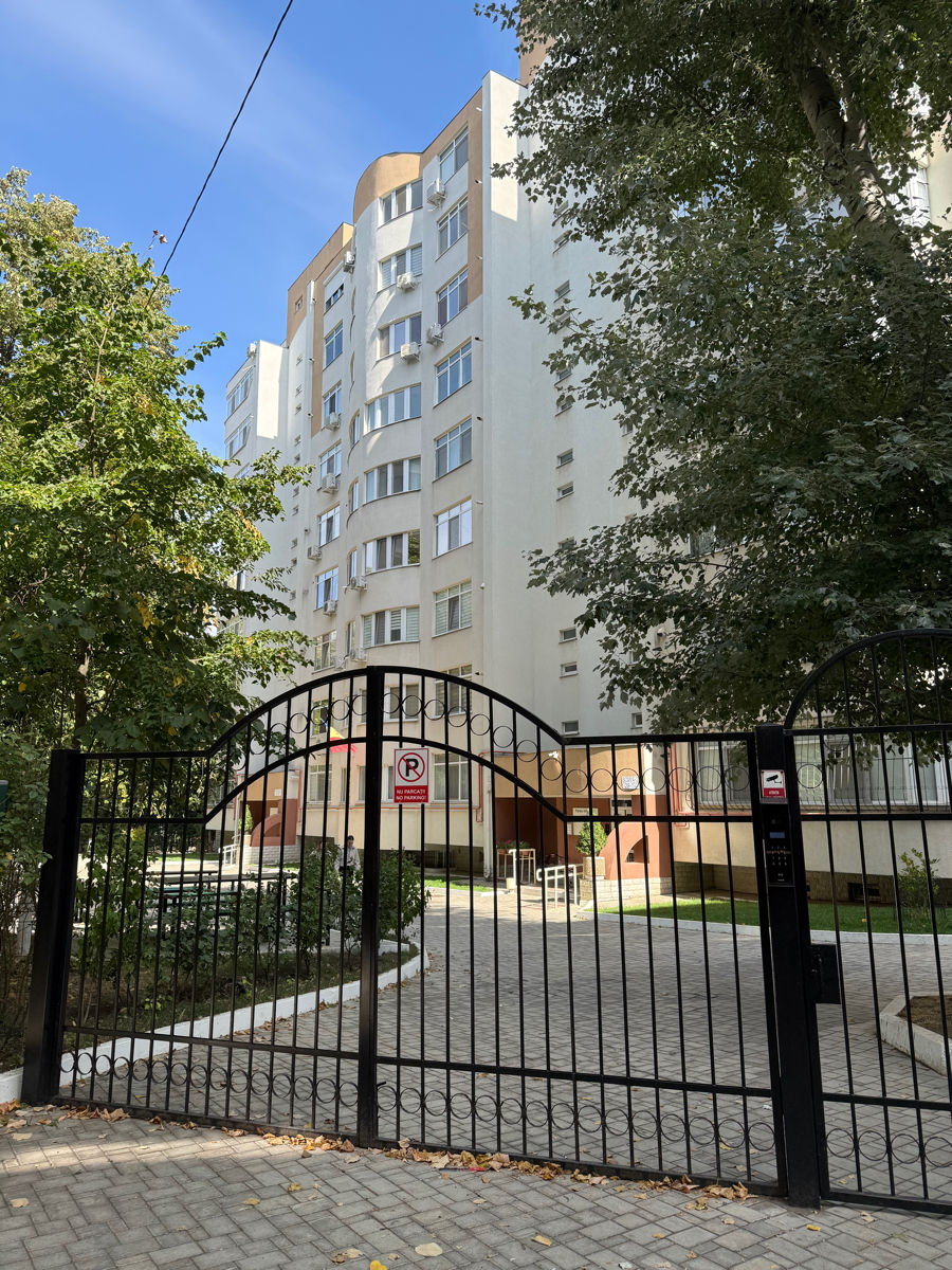 Apartament cu 3 camere, 117 m², Buiucani, Chișinău