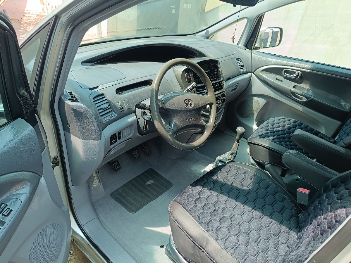 Toyota Previa foto 4