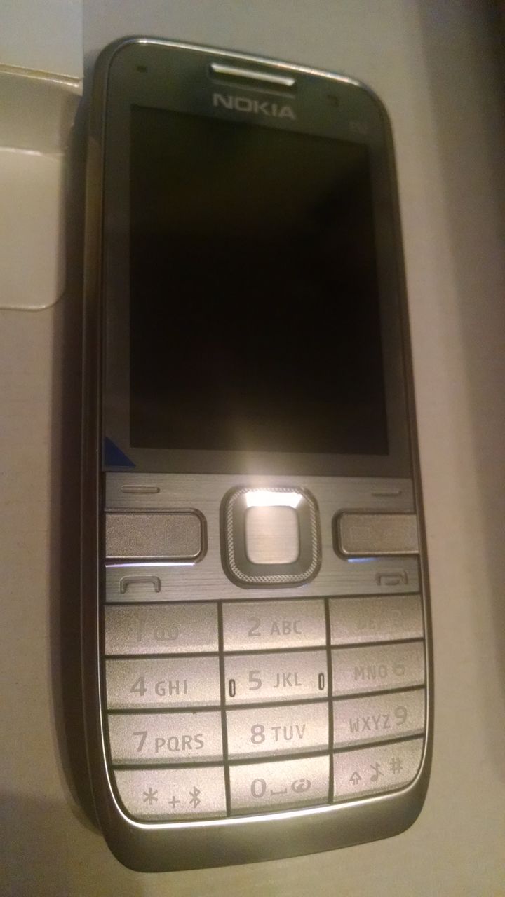 Nokia E 52