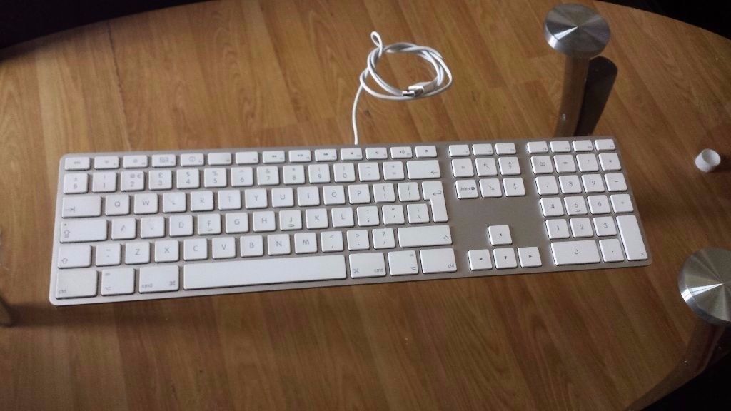 Apple Keyboard . Model: A1243