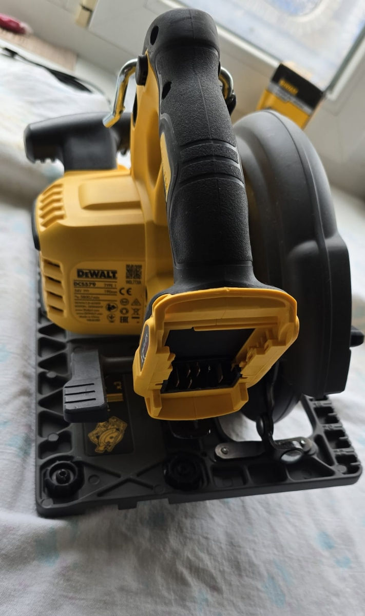 Dewalt DCS579 (ferăstrău circular cu acumulator) foto 2