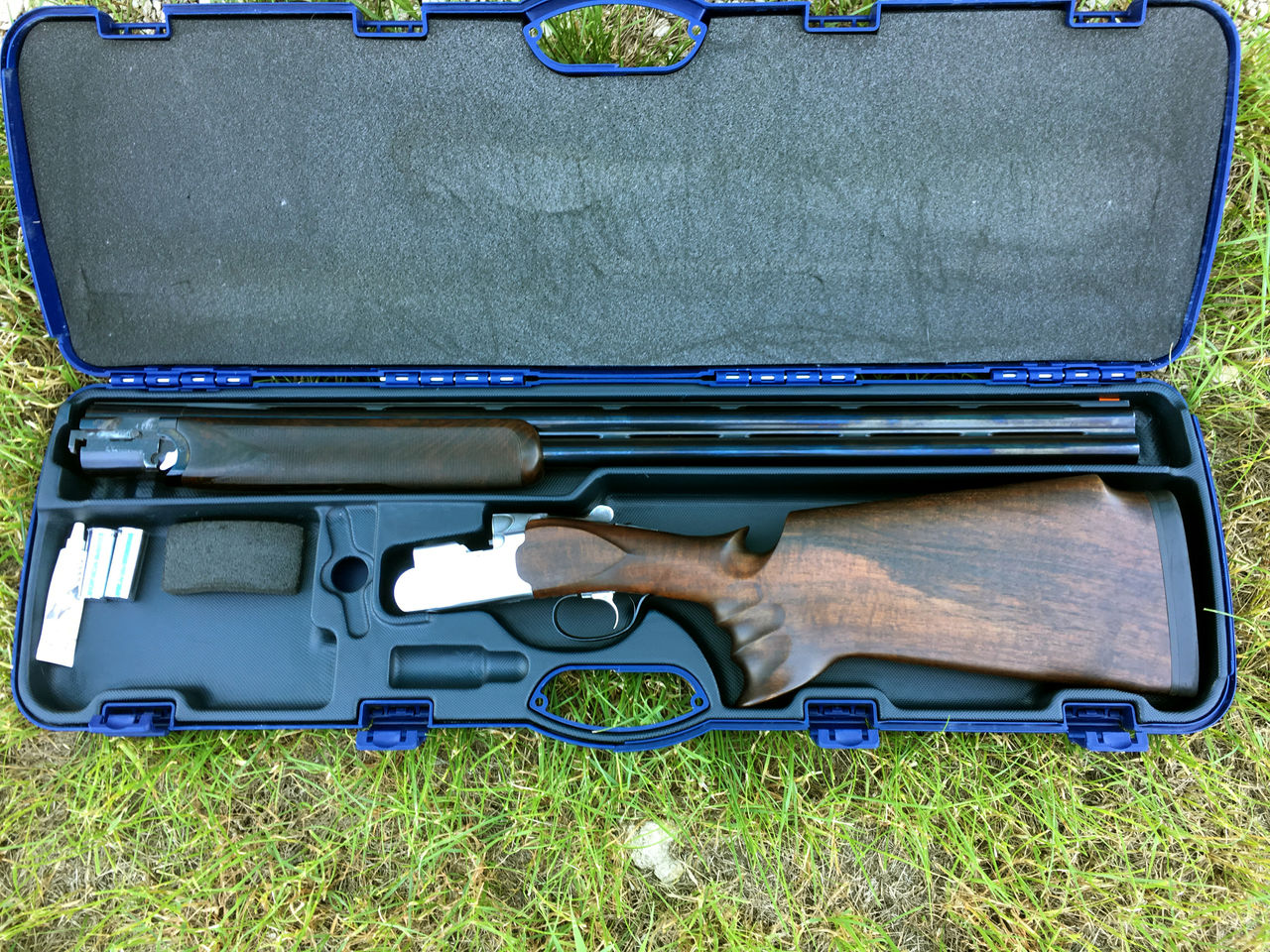 продам спортивное и охотничье ружьё Beretta 682. стволы 76 ,сменные чёки Фо...