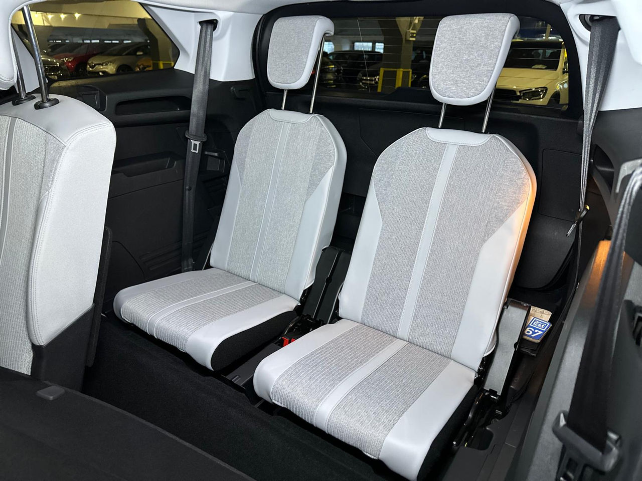 Peugeot 5008 фото 11