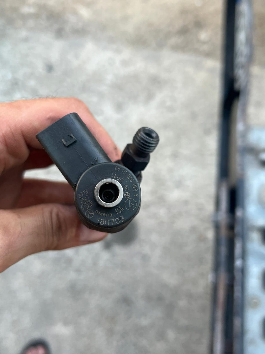 Injectoare Mercedes E Clasa /C Class 0445110156/A6480700187 foto 1