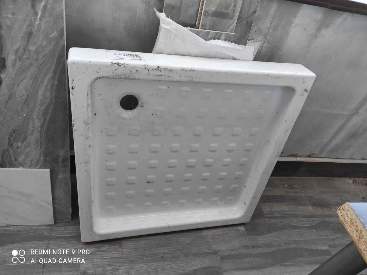 Итальянский керамический поддон для ванны новый 500лей 80x80