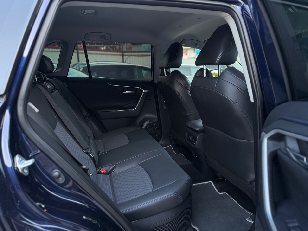 Toyota Rav 4 фото 14