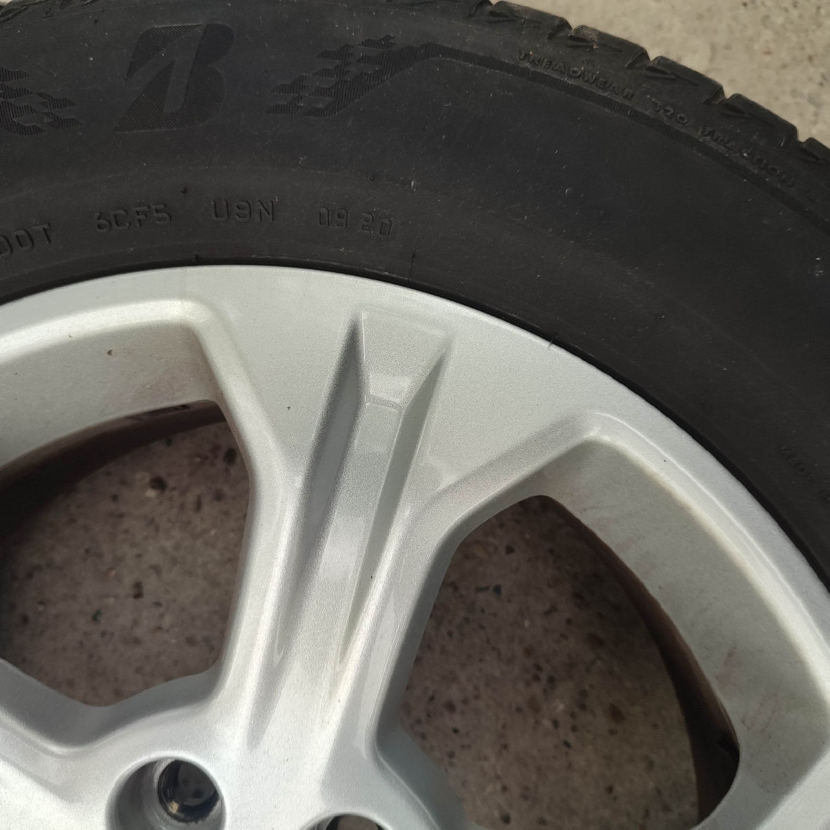 225/65 R17 комплект дисков с резиной с датчиками давления фото 3