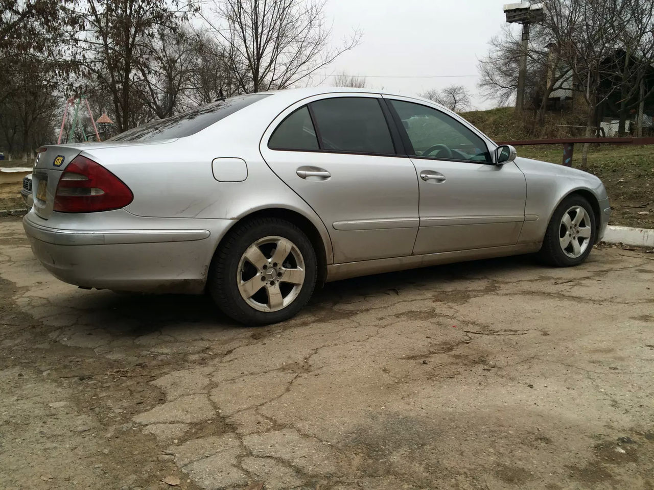 Dezmembrez Mercedes W211 / Разбираю мерседес W211 foto 2