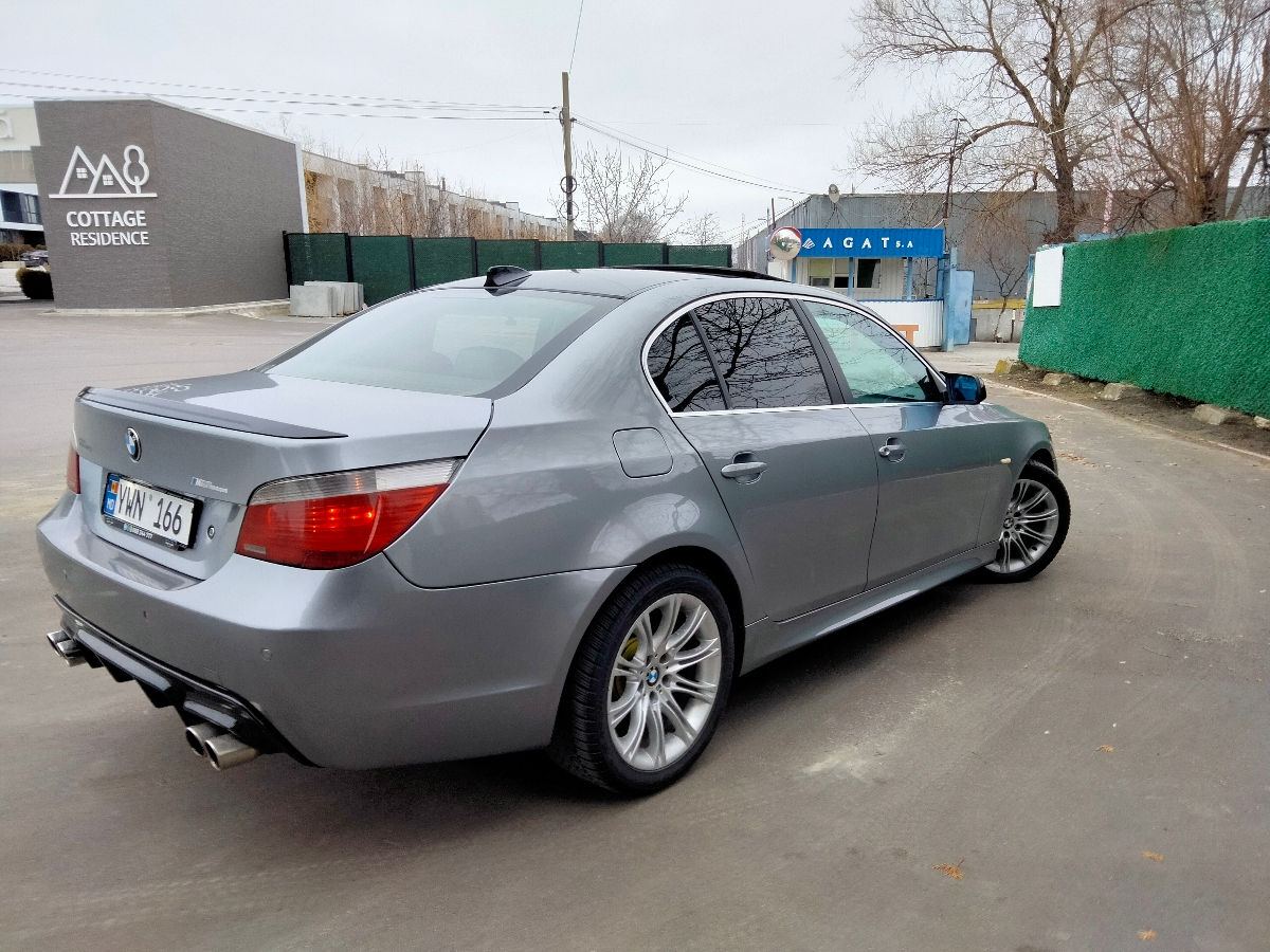 BMW 5 Series фото 4